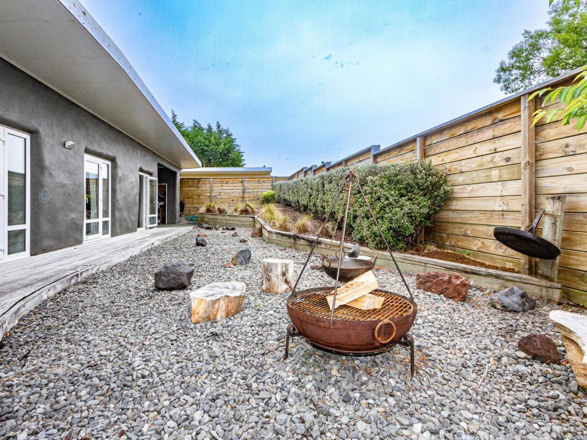 The Grey Straw House - Rangataua Holiday Home オハクネ エクステリア 写真